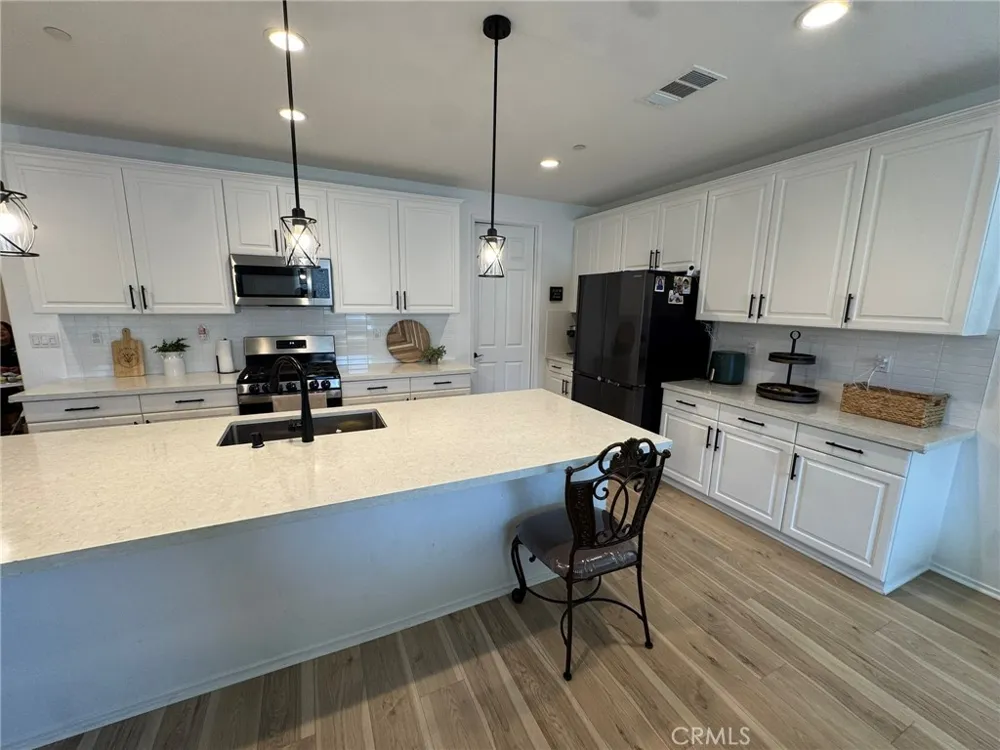 11907 Caleta Victorville, CA 92392
