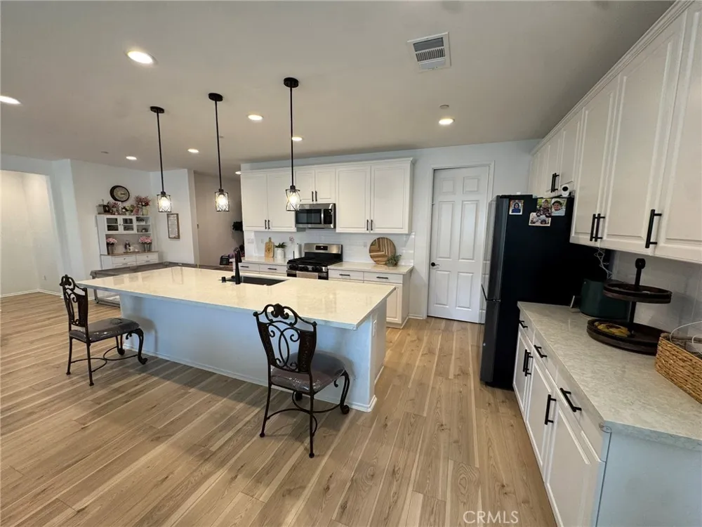 11907 Caleta Victorville, CA 92392