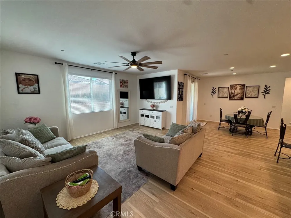 11907 Caleta Victorville, CA 92392