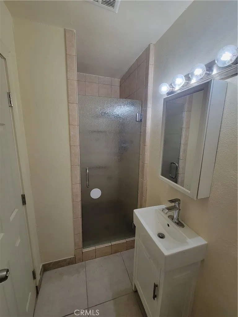 6614 Tamarisk #1 29 Palms, CA 92277