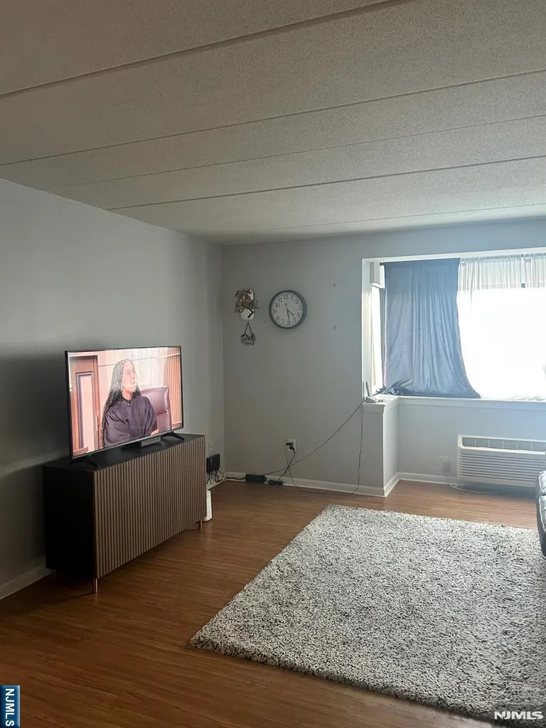 5 Linden Street 5B Hackensack, NJ 07601