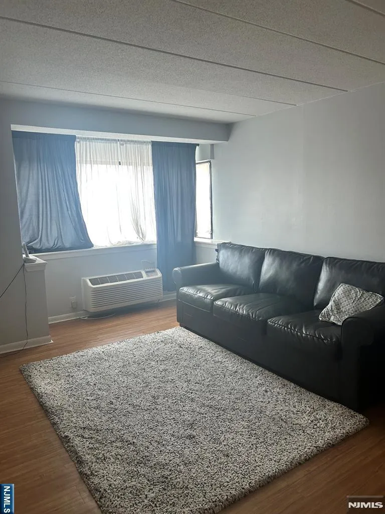 5 Linden Street 5B Hackensack, NJ 07601
