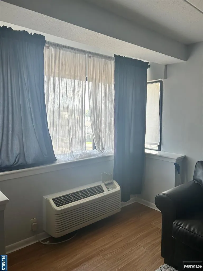 5 Linden Street 5B Hackensack, NJ 07601