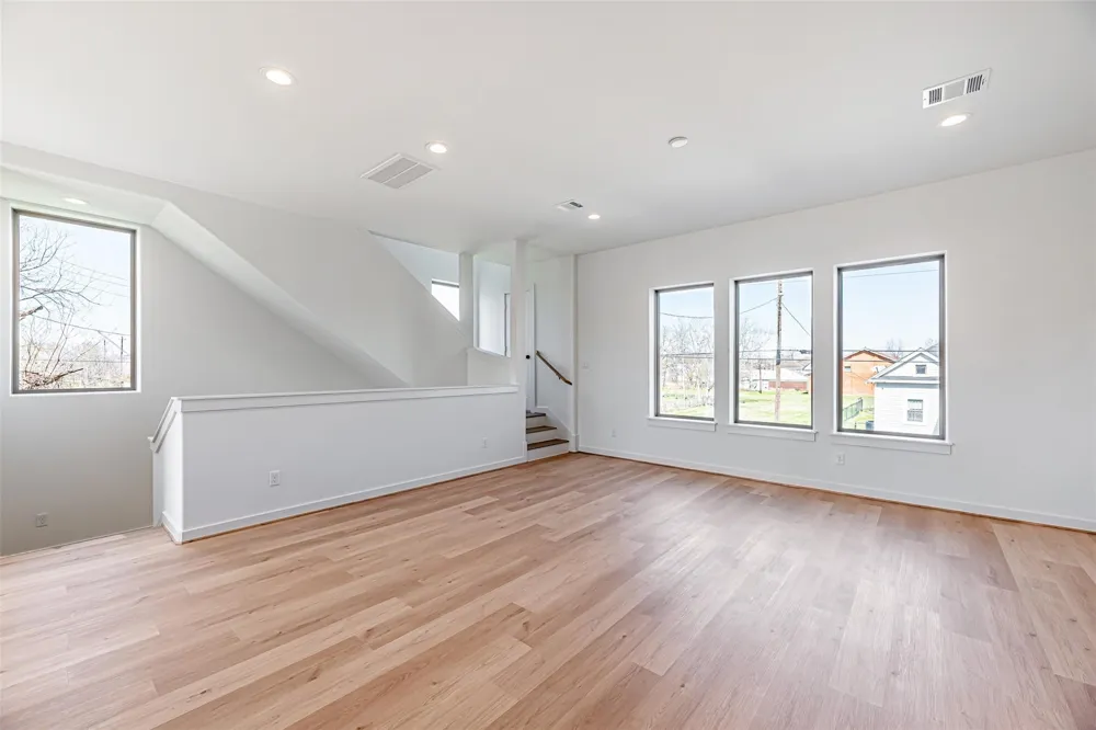 2318 Mills Street Houston, TX 77026