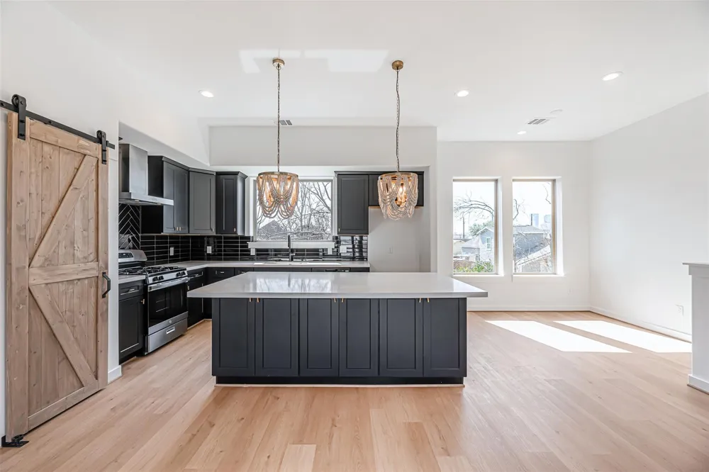 2318 Mills Street Houston, TX 77026