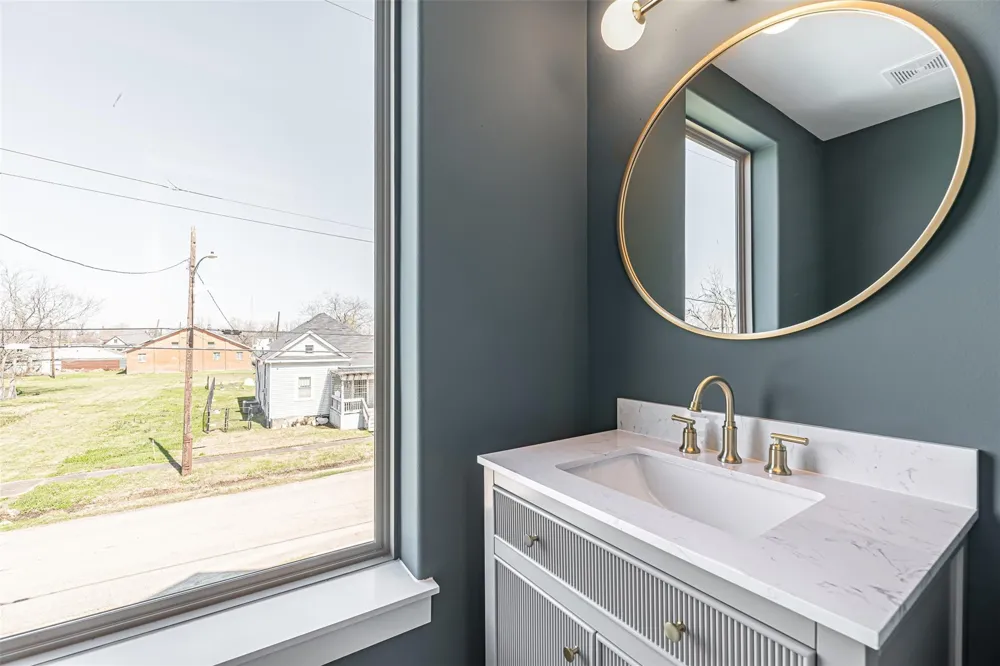 2318 Mills Street Houston, TX 77026