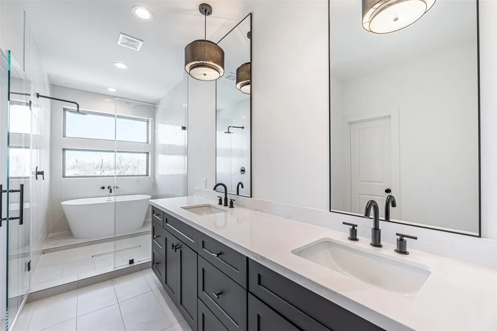 2318 Mills Street Houston, TX 77026