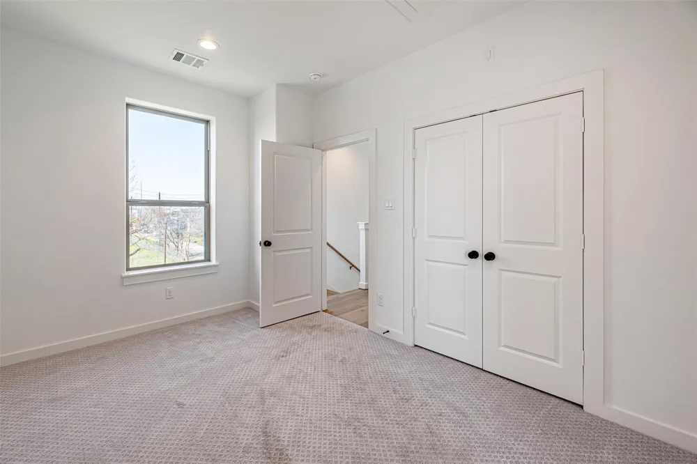 2318 Mills Street Houston, TX 77026