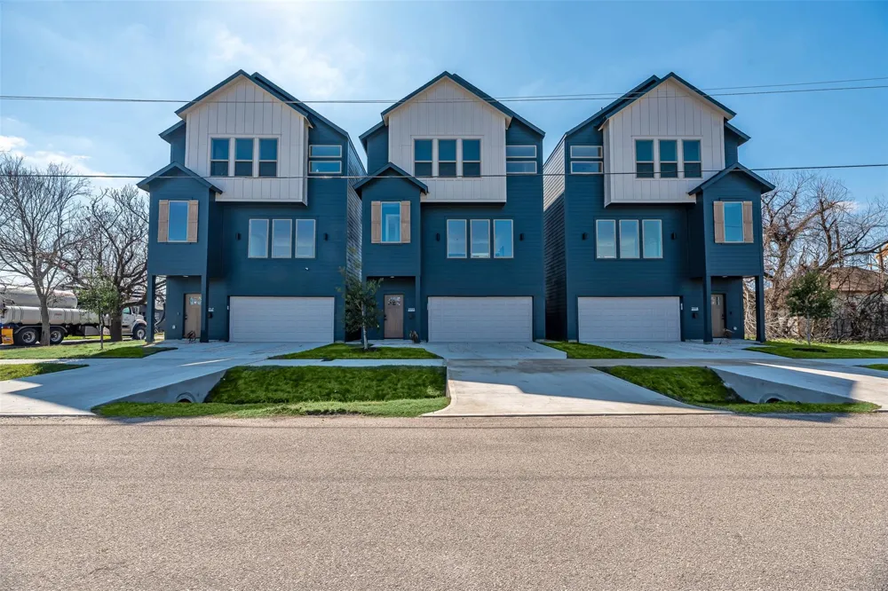2318 Mills Street Houston, TX 77026