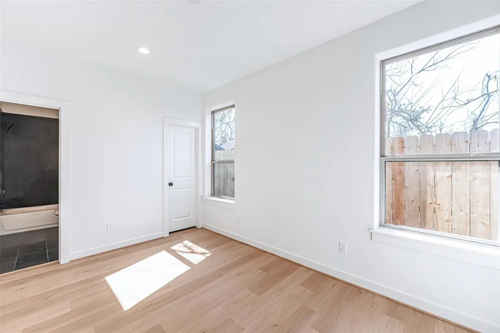 2318 Mills Street Houston, TX 77026