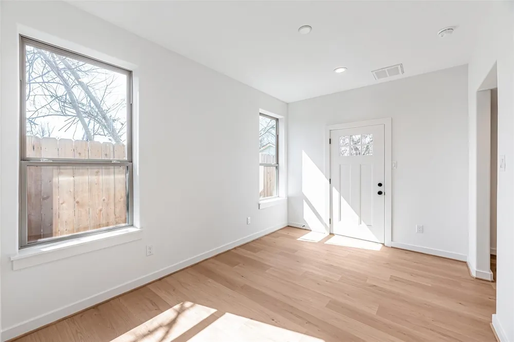 2318 Mills Street Houston, TX 77026