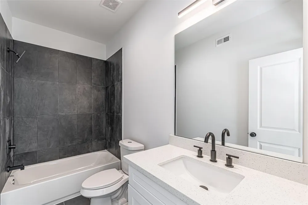 2318 Mills Street Houston, TX 77026