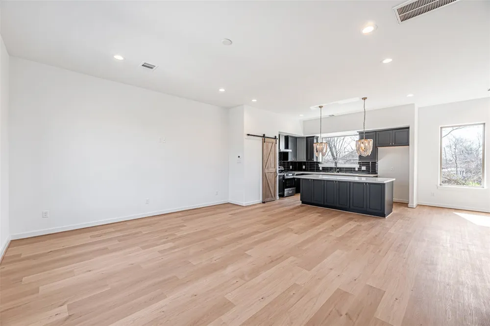 2318 Mills Street Houston, TX 77026