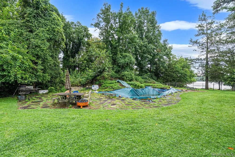 59 Dyke Road Setauket, NY 11733