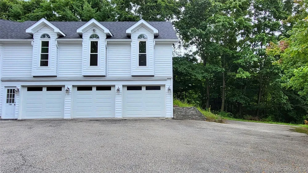 19 A Friendship Lane Red Hook, NY 12571