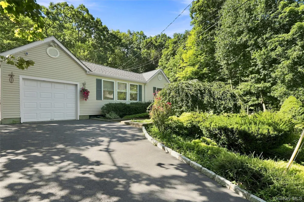 5 Mountain Drive Mahopac, NY 10541