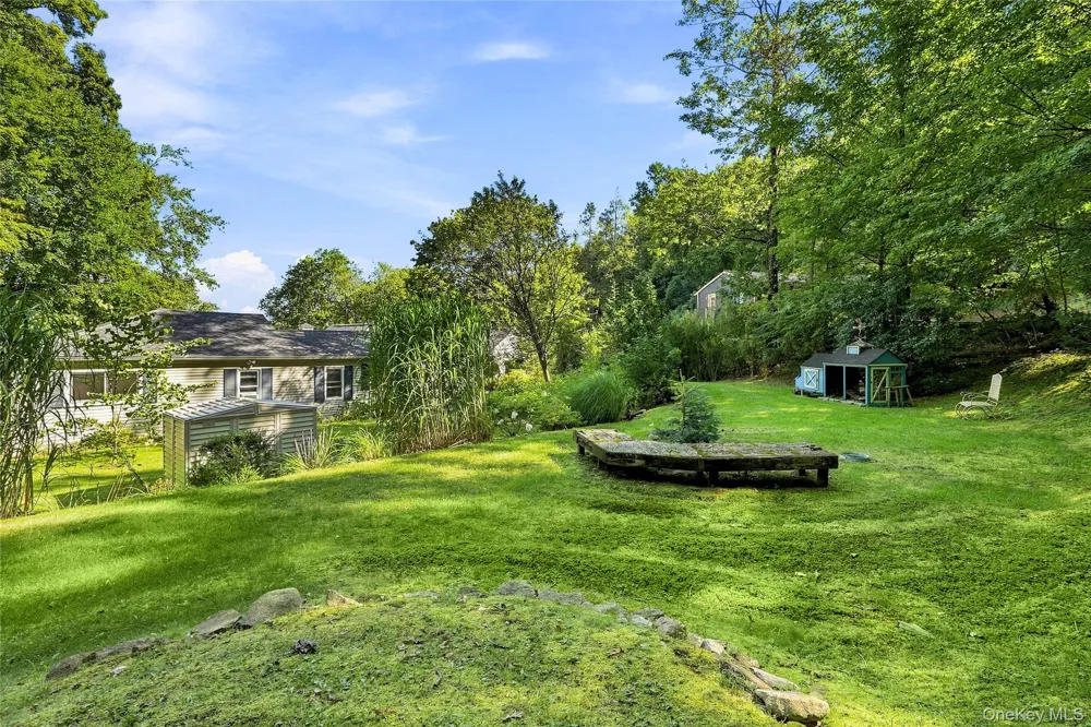 5 Mountain Drive Mahopac, NY 10541