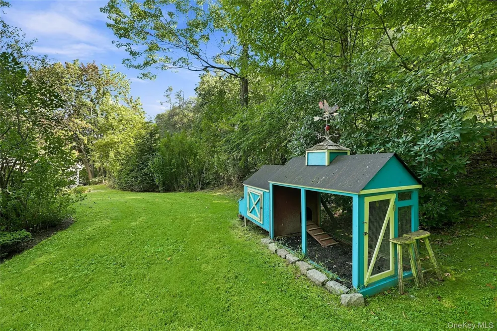 5 Mountain Drive Mahopac, NY 10541