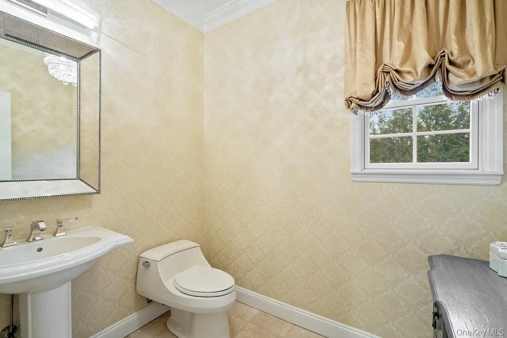 1 Fairway Drive Old Bethpage, NY 11804