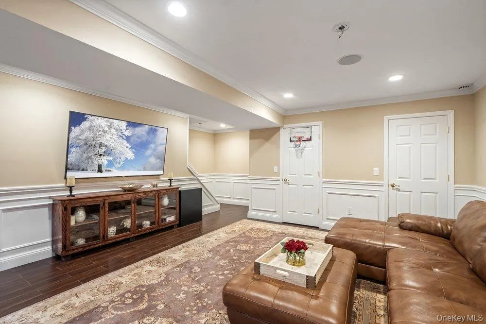 1 Fairway Drive Old Bethpage, NY 11804