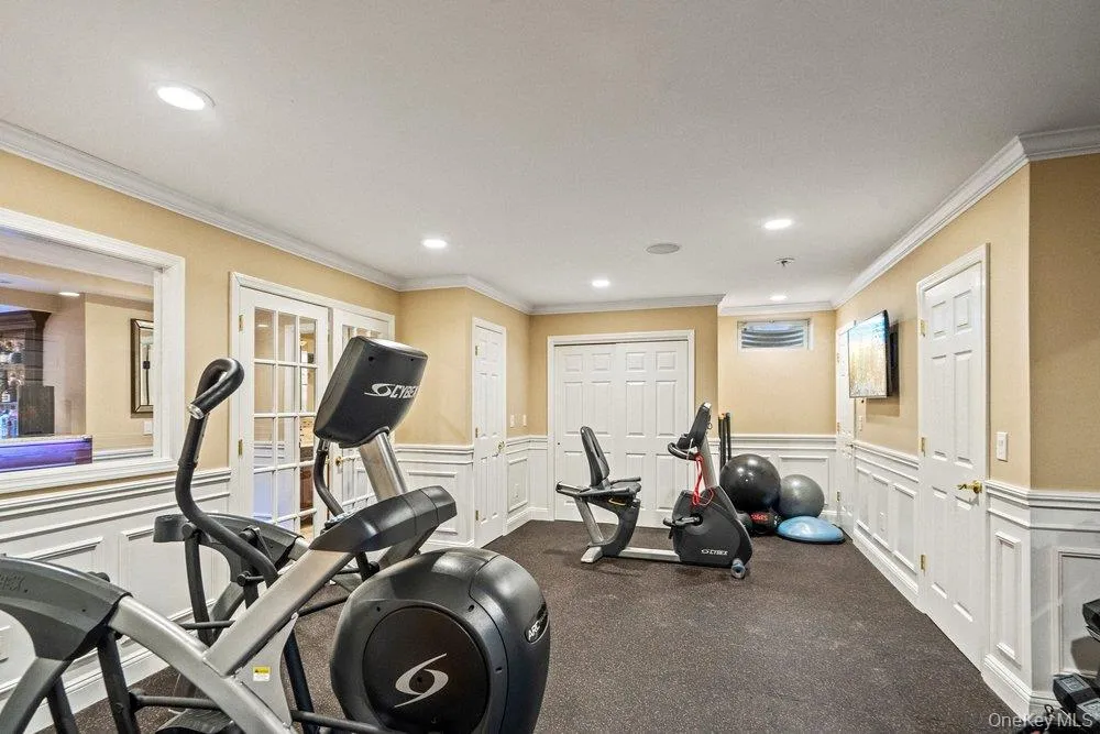 1 Fairway Drive Old Bethpage, NY 11804