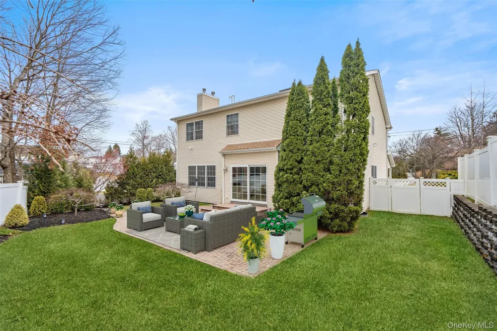 1 Fairway Drive Old Bethpage, NY 11804