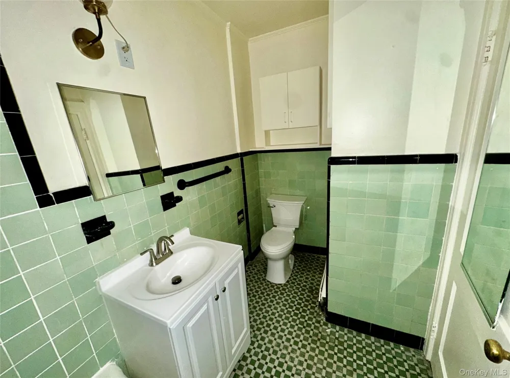 918 Hempstead Turnpike #6 Franklin Square, NY 11010