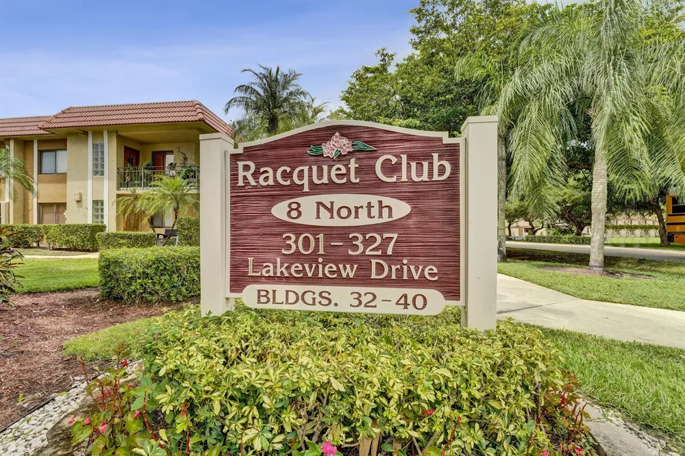303 Lakeview Drive #102 Weston, FL 33326