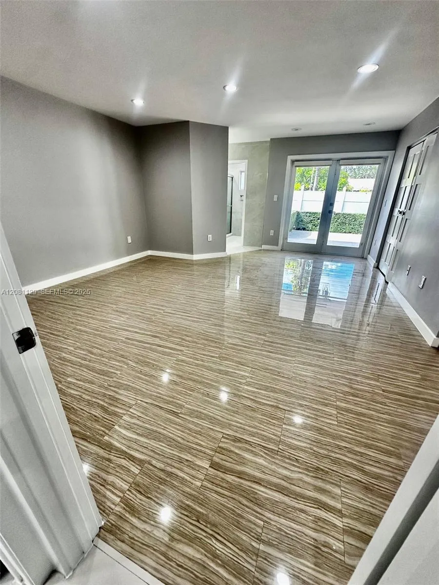 12851 NW 11th St Miami, FL 33182