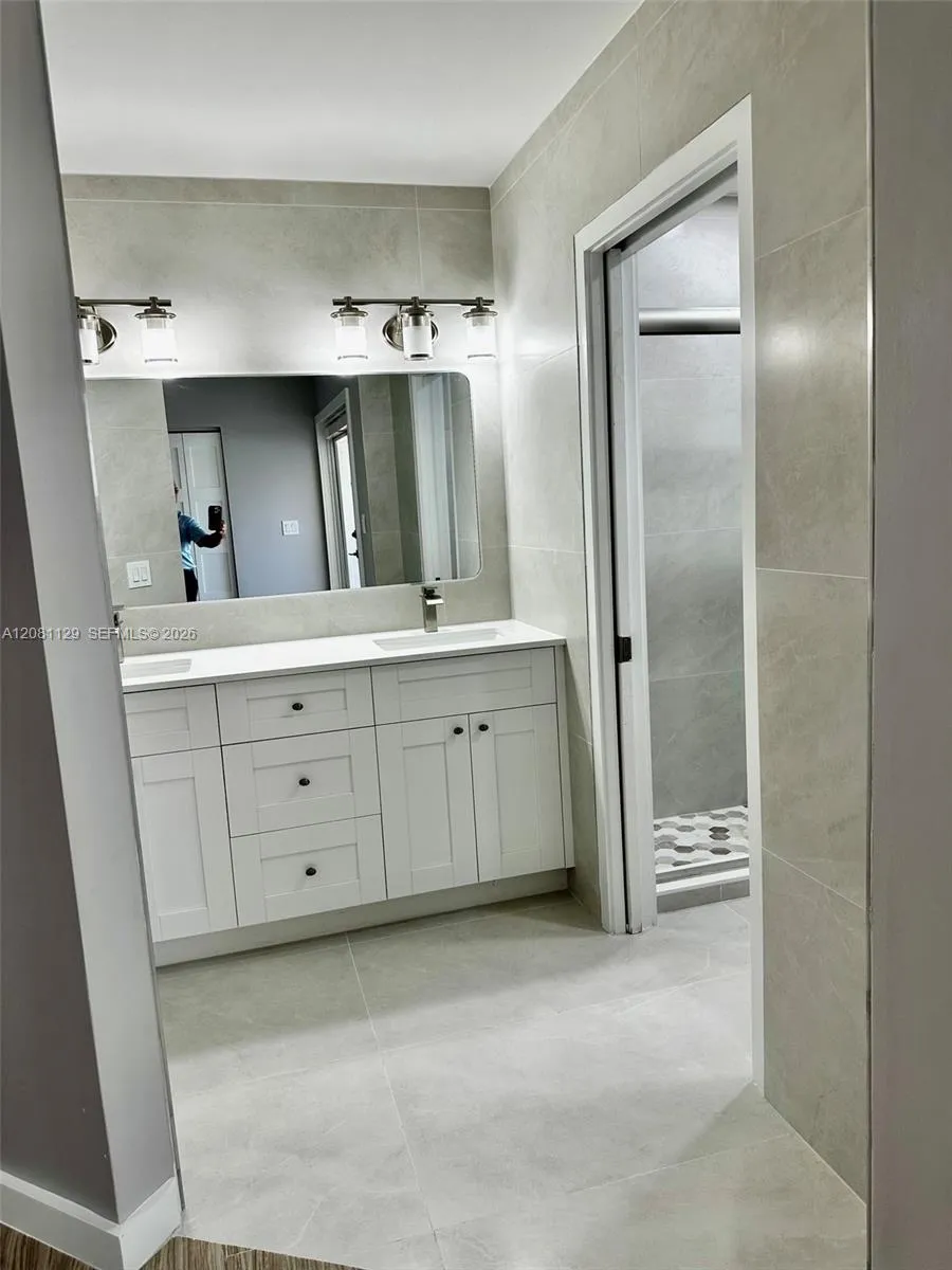 12851 NW 11th St Miami, FL 33182