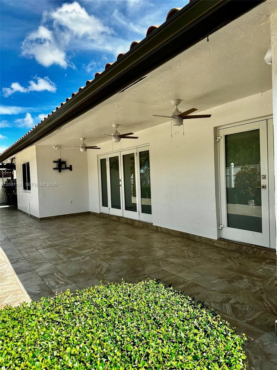 12851 NW 11th St Miami, FL 33182