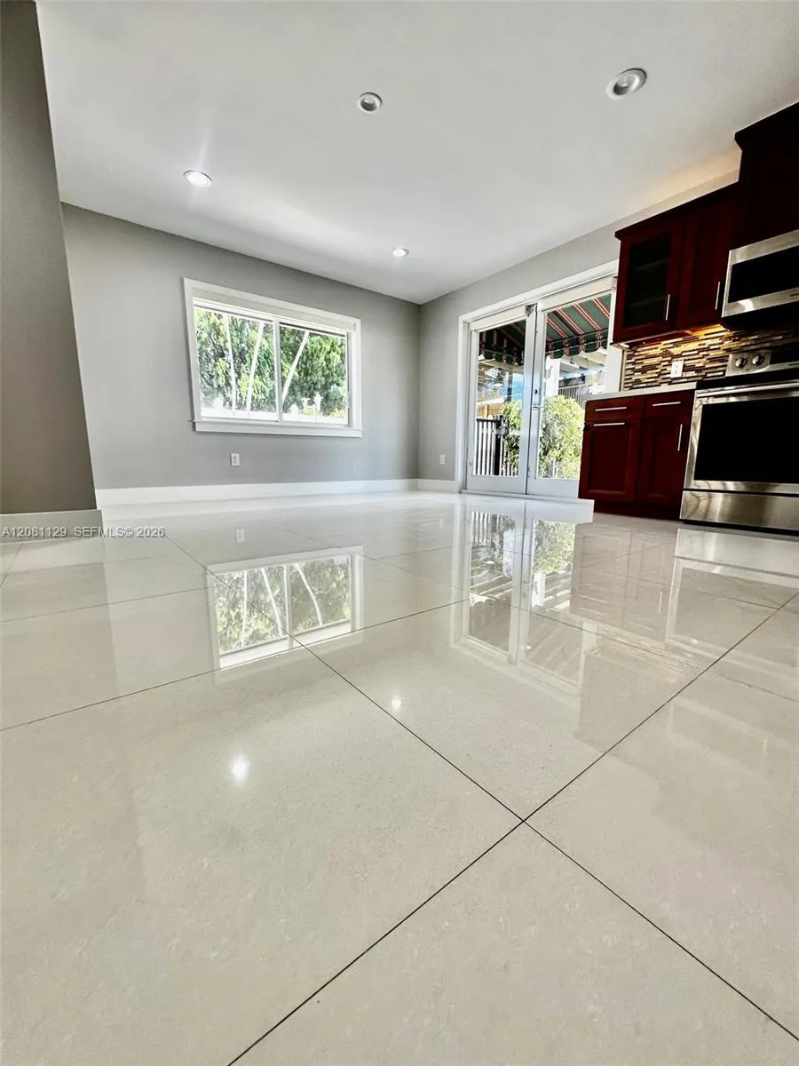 12851 NW 11th St Miami, FL 33182