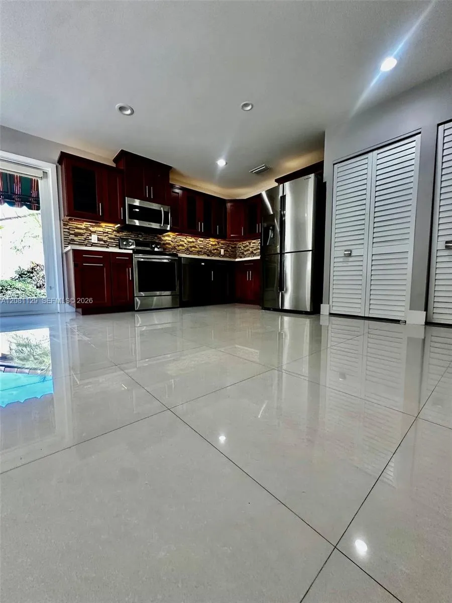 12851 NW 11th St Miami, FL 33182