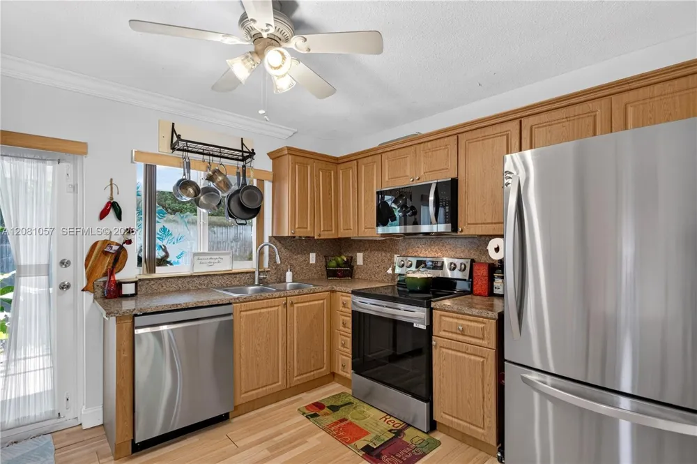 4554 NW 16th Ave Tamarac, FL 33309