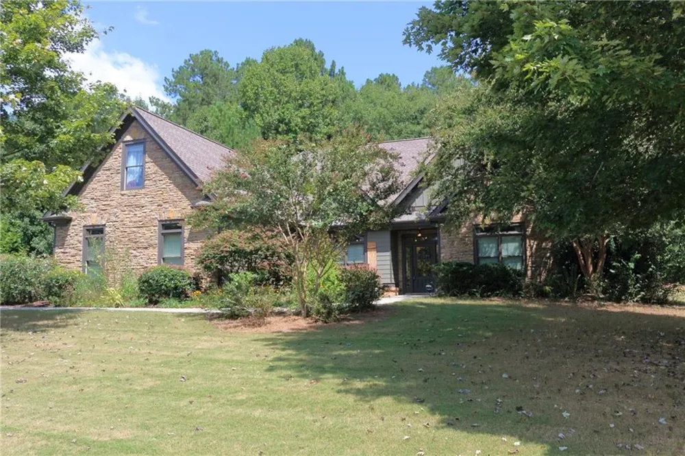 1238 Fairwinds Drive Loganville, GA 30052