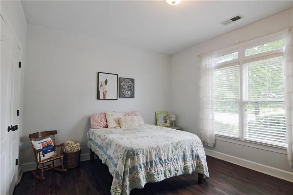 1238 Fairwinds Drive Loganville, GA 30052