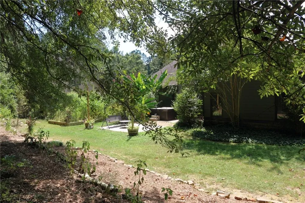 1238 Fairwinds Drive Loganville, GA 30052
