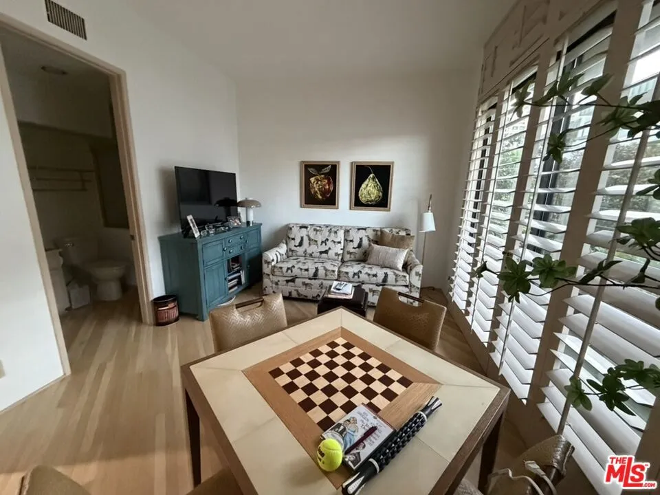 2415 Century Hill Los Angeles, CA 90067
