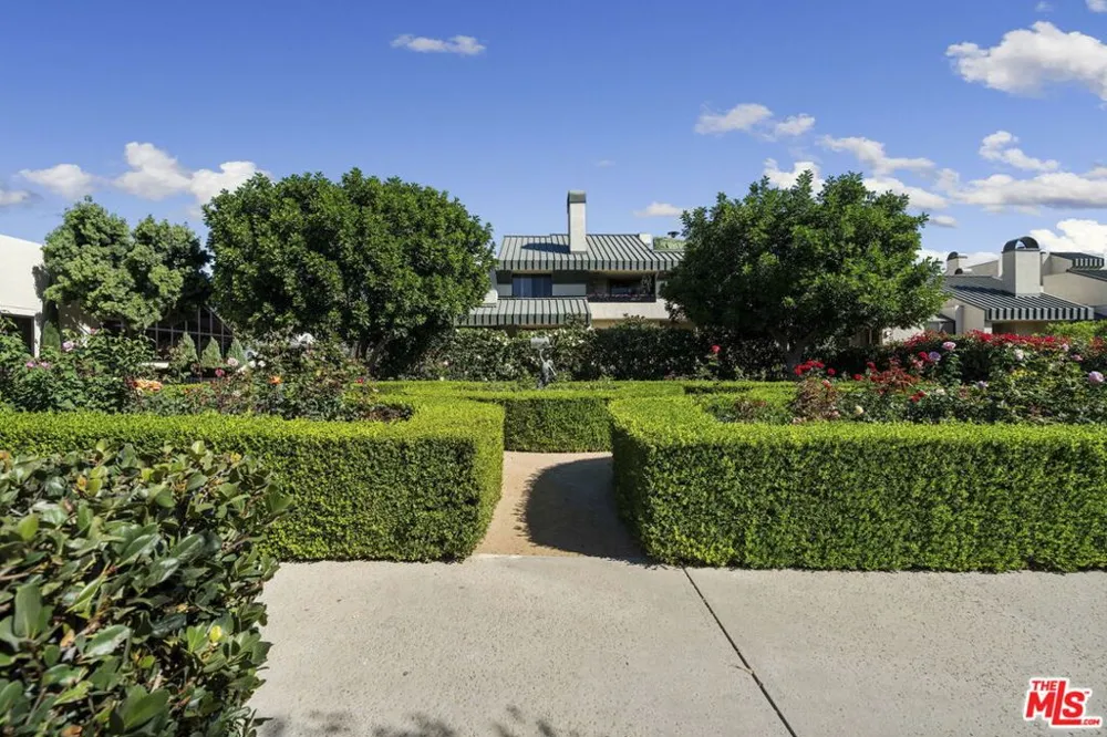 2415 Century Hill Los Angeles, CA 90067