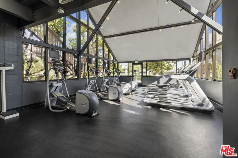 2415 Century Hill Los Angeles, CA 90067