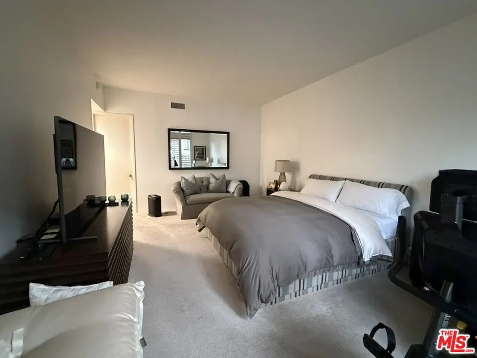 2415 Century Hill Los Angeles, CA 90067