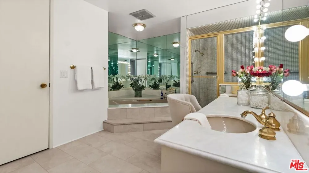 2415 Century Hill Los Angeles, CA 90067