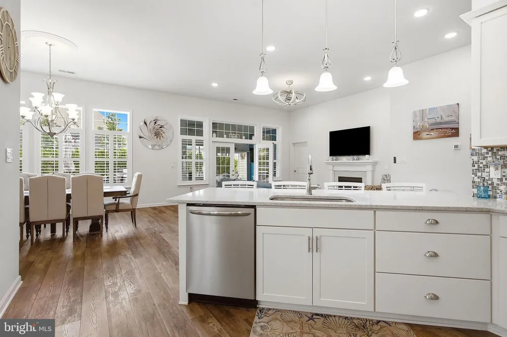 6 OTTER CIRCLE Barnegat, NJ 08005