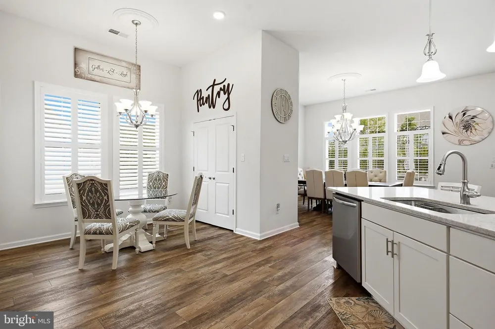6 OTTER CIRCLE Barnegat, NJ 08005
