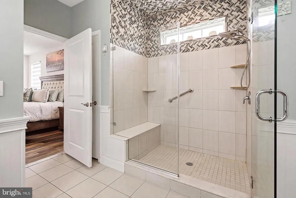 6 OTTER CIRCLE Barnegat, NJ 08005