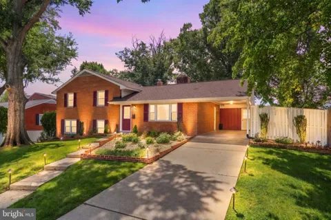 6011 HIBBLING AVENUE