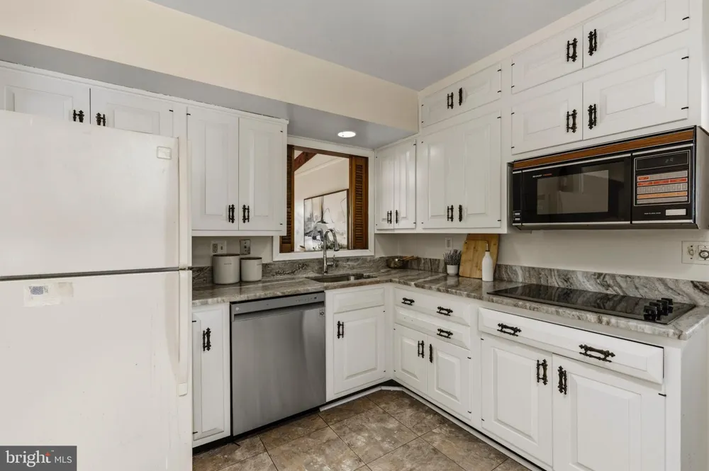 6011 HIBBLING AVENUE Springfield, VA 22150