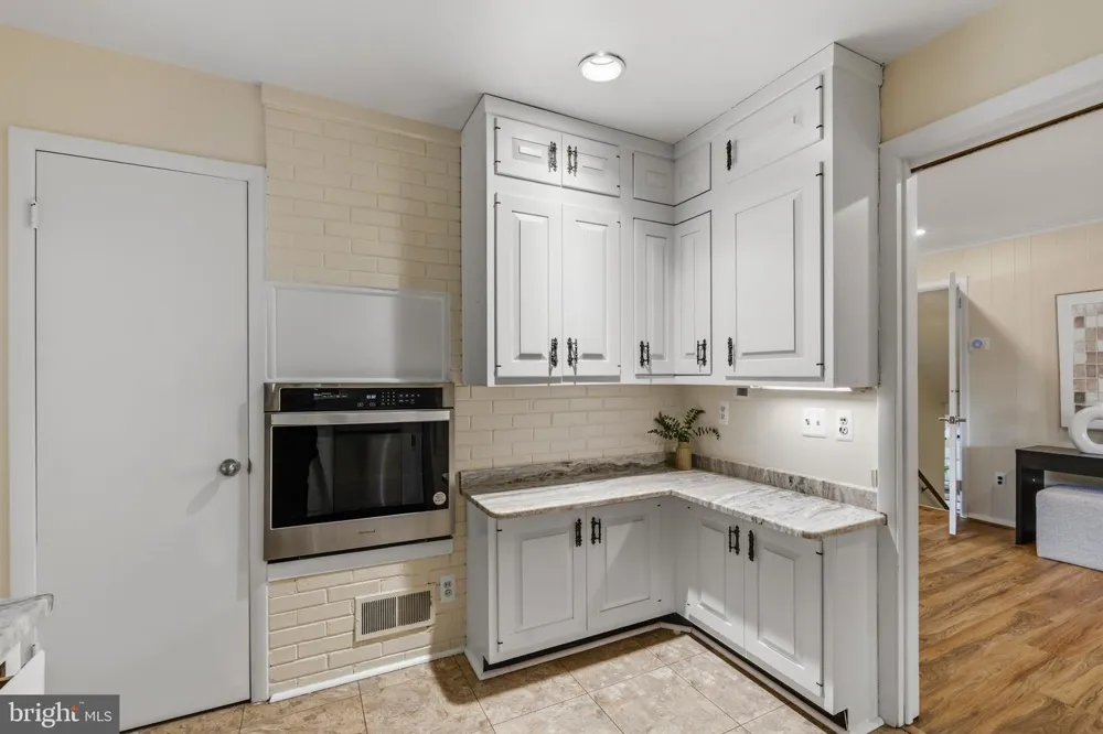 6011 HIBBLING AVENUE Springfield, VA 22150