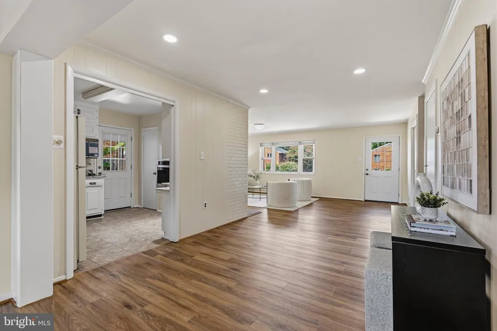 6011 HIBBLING AVENUE Springfield, VA 22150