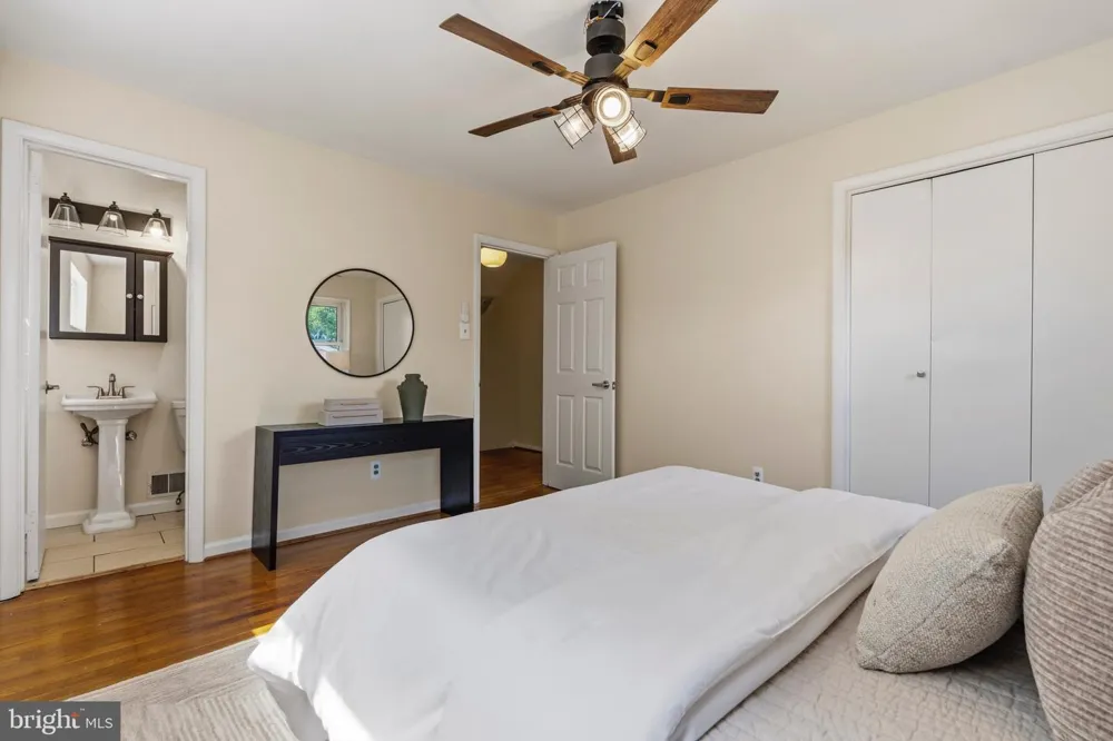 6011 HIBBLING AVENUE Springfield, VA 22150